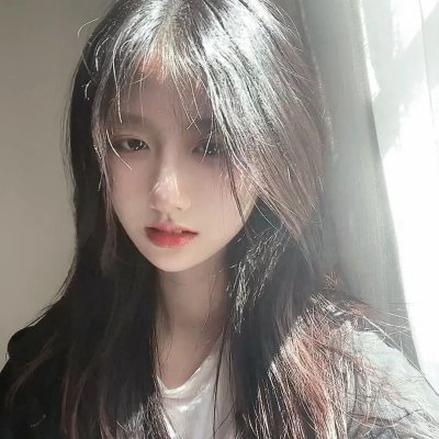 驼背人与舞女